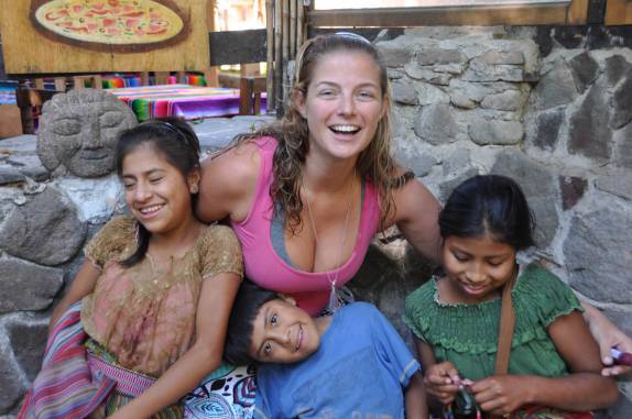 Amizade com as crianças de San Marcos La Laguna, na Guatemala